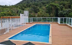 Apartamento praia das Toninhas 500 metros da Praia